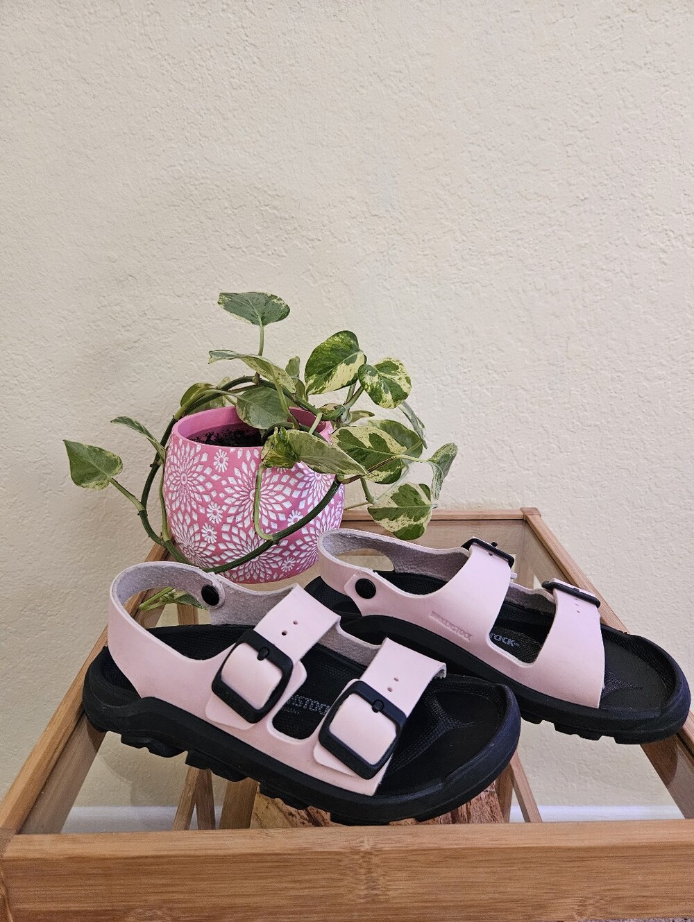 Birkenstock Mogami Light Pink Sandals. Sz 33 Equivalent to a womans Sz 5